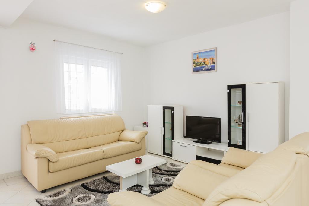 Apartment Anna Kaštela Eksteriør bilde